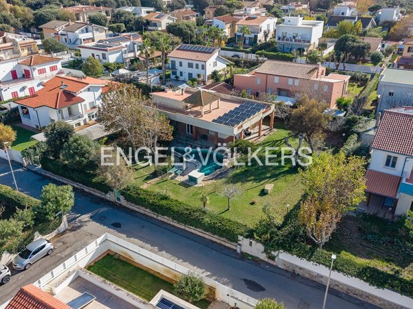 casa indipendente in vendita a Fiumicino in zona Fregene