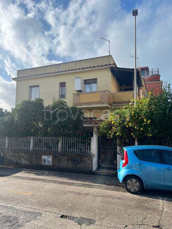 appartamento in vendita a Fiumicino in zona Passo Oscuro