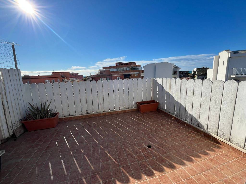 appartamento in vendita a Fiumicino in zona Passo Oscuro