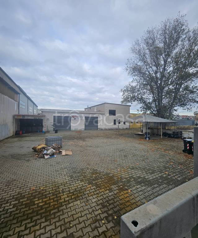 negozio in vendita a Fiumicino