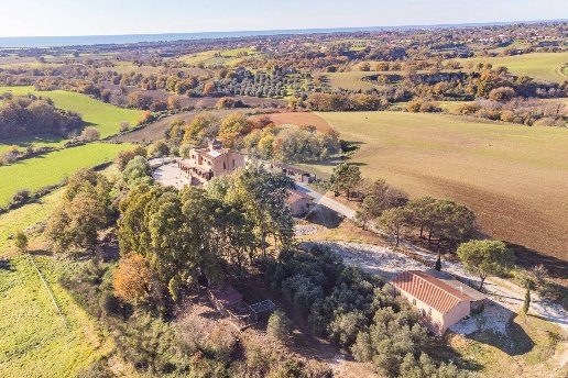 casale in vendita a Fiumicino in zona Tragliata