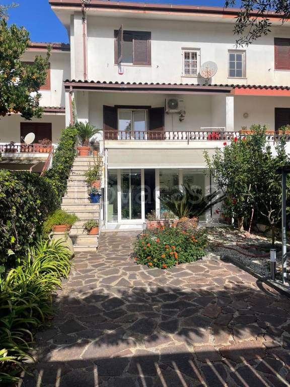 casa indipendente in vendita a Fiumicino in zona Fregene