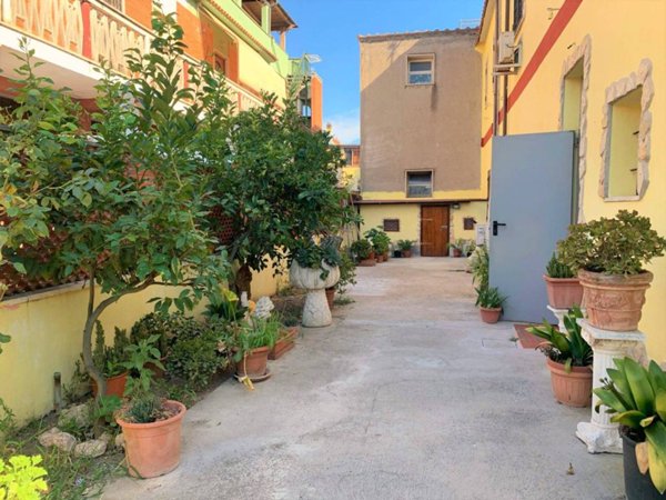 appartamento in vendita a Fiumicino in zona Passo Oscuro