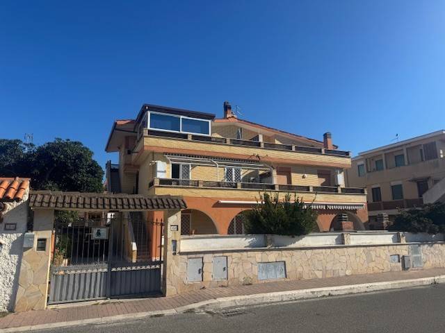 appartamento in vendita a Fiumicino in zona Passo Oscuro