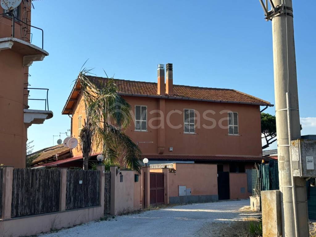 casa indipendente in vendita a Fiumicino in zona Maccarese