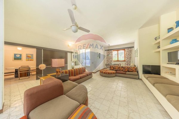 casa indipendente in vendita a Fiumicino in zona Fregene