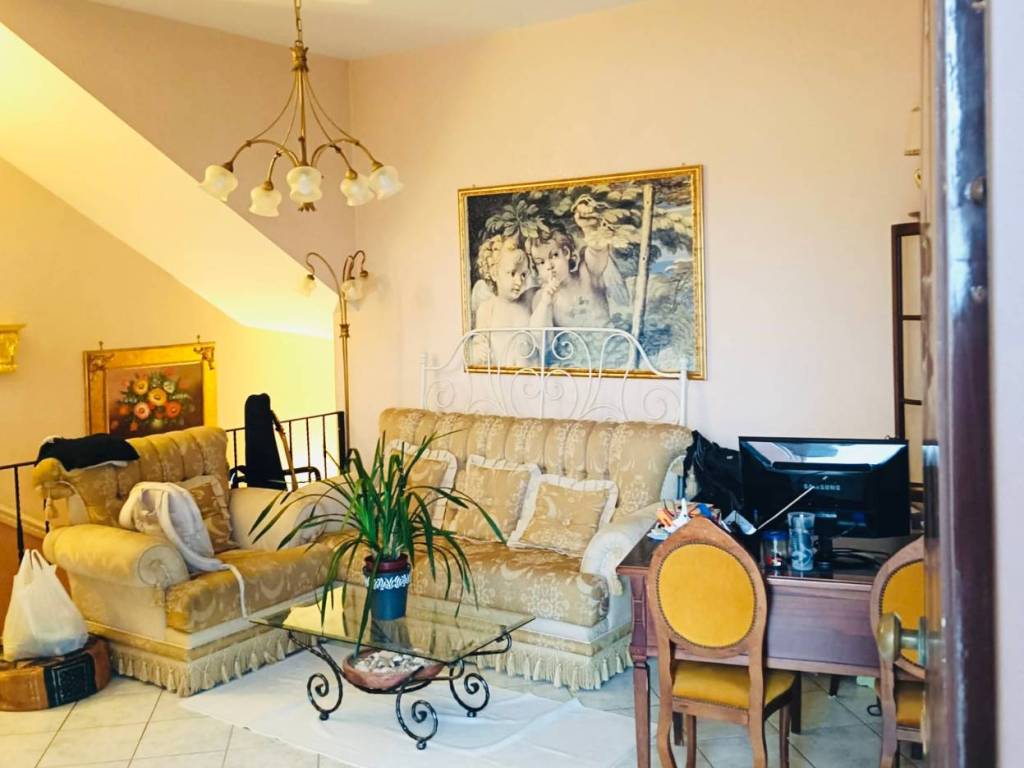 appartamento in vendita a Fiumicino in zona Isola Sacra