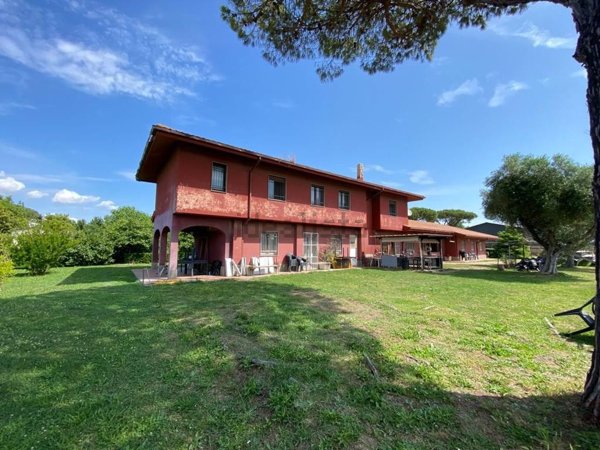 esavano in vendita a Fiumicino