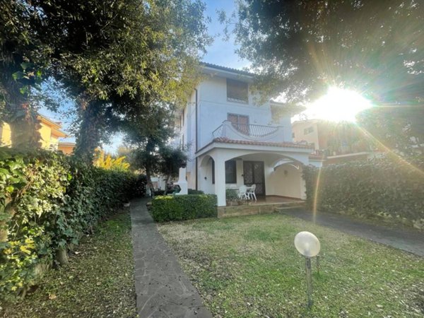 casa indipendente in vendita a Fiumicino in zona Fregene