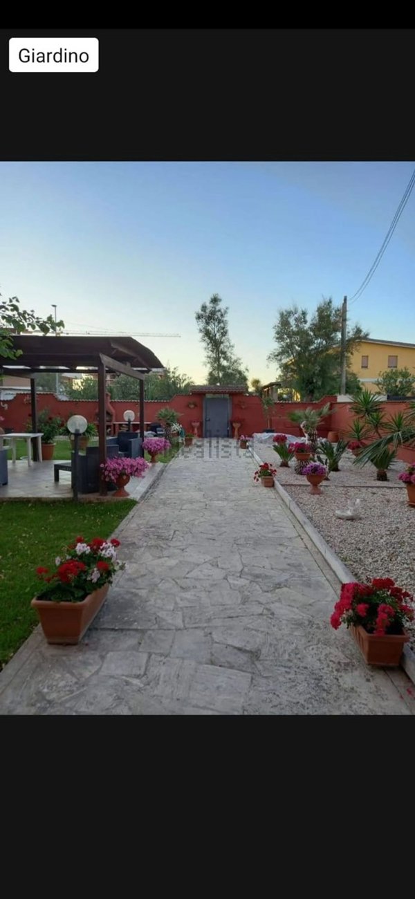 appartamento in vendita a Fiumicino in zona Focene