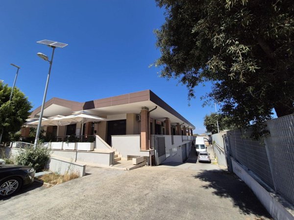 appartamento in vendita a Fiumicino in zona Isola Sacra