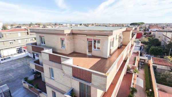 appartamento in vendita a Fiumicino in zona Isola Sacra