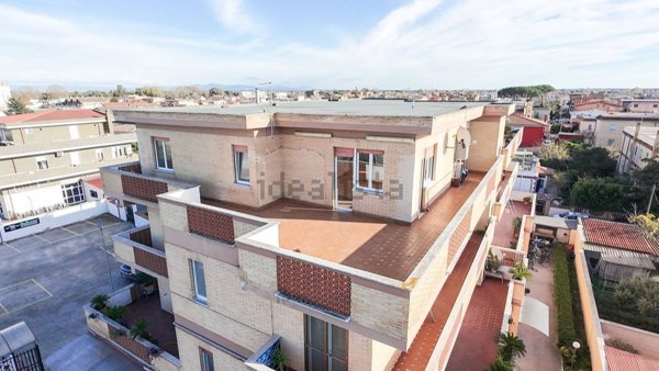 appartamento in vendita a Fiumicino in zona Isola Sacra