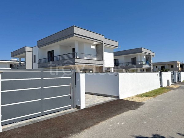 casa indipendente in vendita a Fiumicino