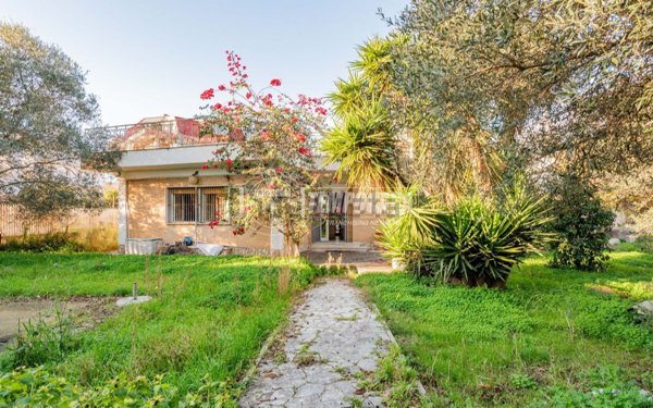 casa indipendente in vendita a Fiumicino