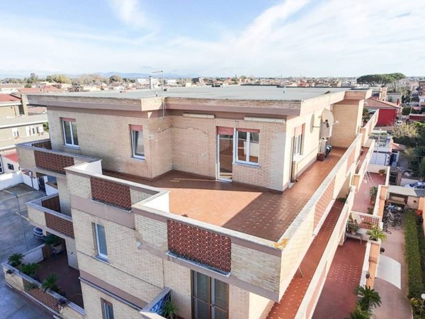appartamento in vendita a Fiumicino in zona Isola Sacra