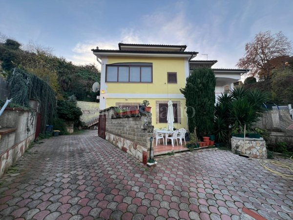 casa indipendente in vendita a Fiumicino in zona Aranova