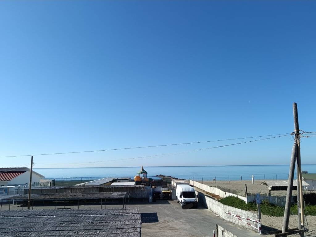 appartamento in vendita a Fiumicino in zona Focene