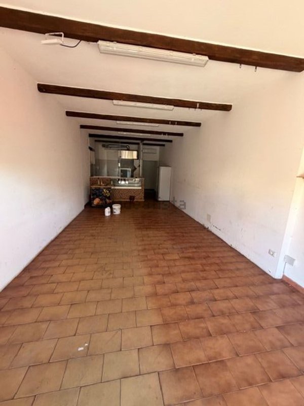 locale commerciale in vendita a Fiumicino in zona Maccarese