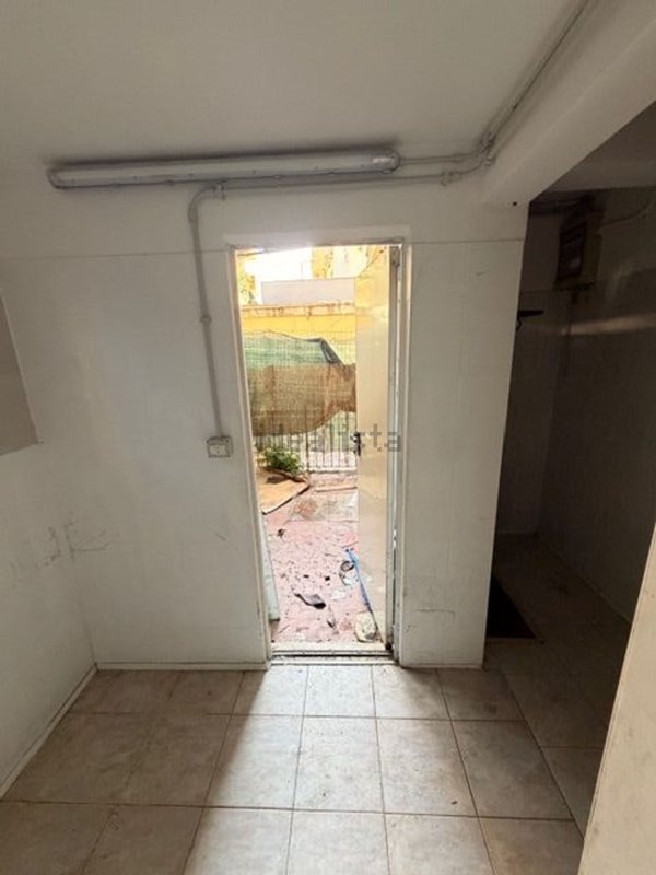 locale commerciale in vendita a Fiumicino in zona Palidoro