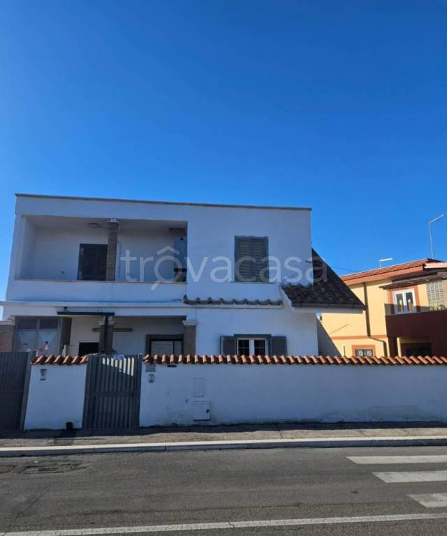 appartamento in vendita a Fiumicino in zona Isola Sacra