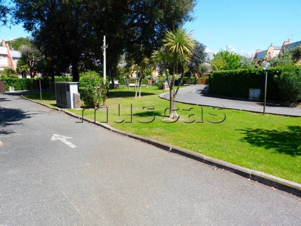 casa indipendente in vendita a Fiumicino in zona Fregene