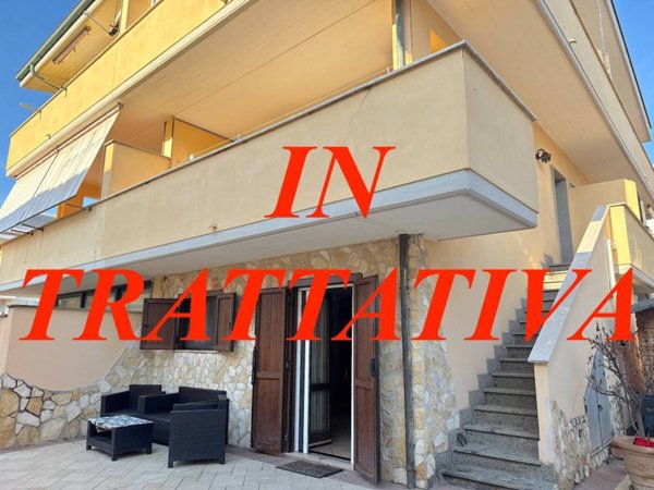 casa indipendente in vendita a Fiumicino in zona Isola Sacra