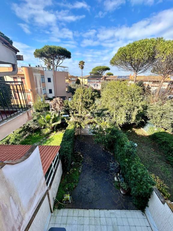 casa indipendente in vendita a Fiumicino in zona Fregene