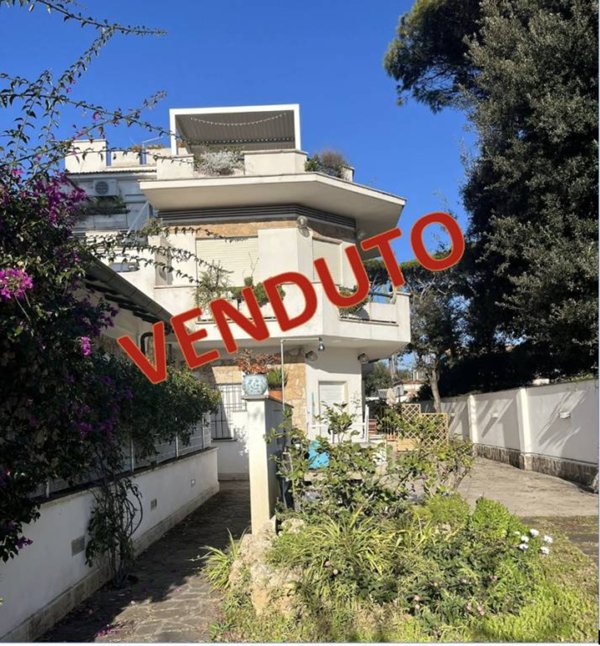 appartamento in vendita a Fiumicino in zona Fregene