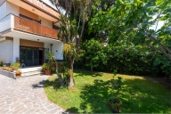 casa indipendente in vendita a Fiumicino in zona Fregene