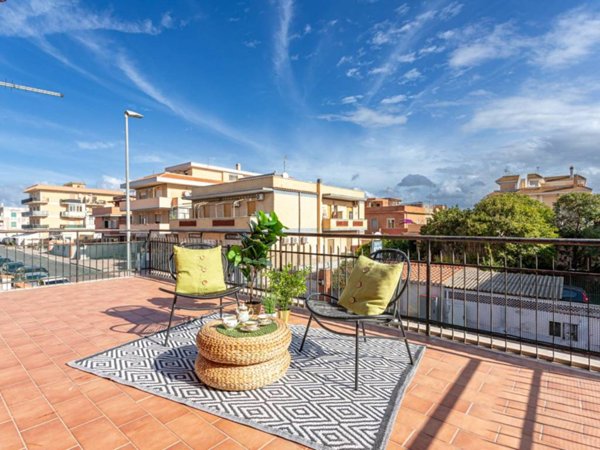 appartamento in vendita a Fiumicino in zona Isola Sacra