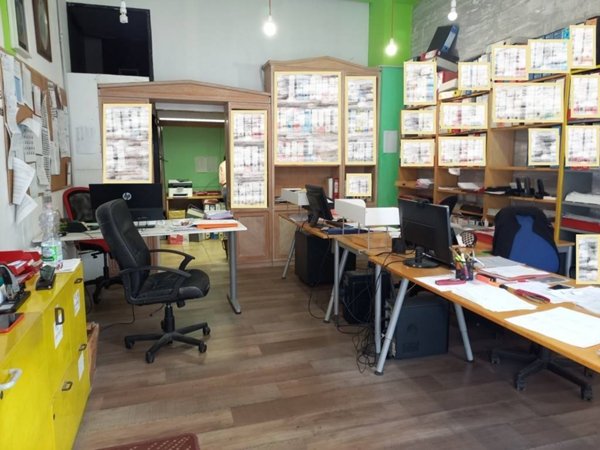 negozio in vendita a Fiumicino in zona Isola Sacra