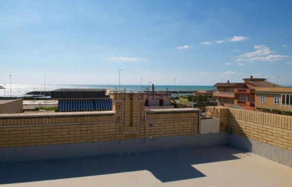 casa indipendente in vendita a Fiumicino