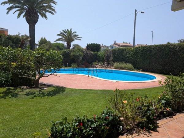 pentavano in vendita a Fiumicino in zona Fregene