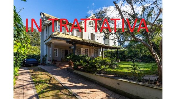 casa indipendente in vendita a Fiumicino in zona Fregene