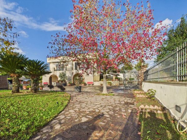 casa indipendente in vendita a Fiumicino in zona Testa di Lepre