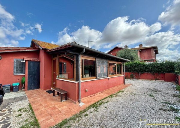 casa indipendente in vendita a Fiumicino in zona Fregene