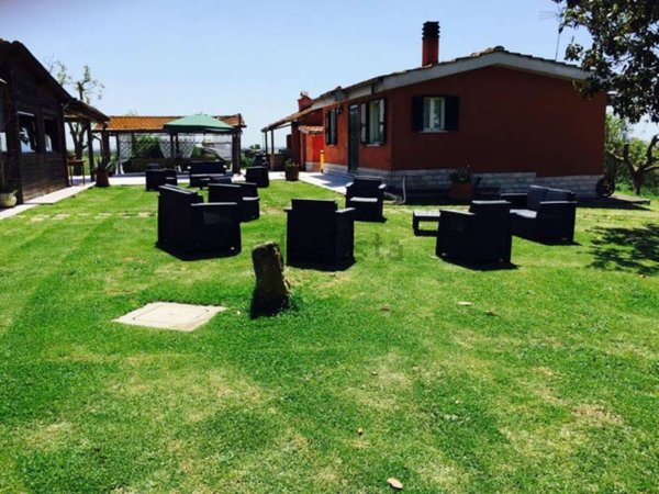 casa indipendente in vendita a Fiumicino