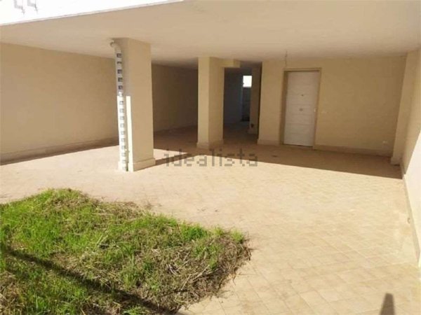 pentavano in vendita a Fiumicino in zona Isola Sacra