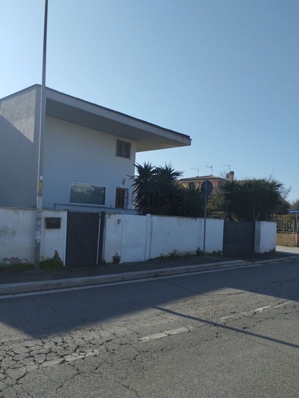 casa indipendente in vendita a Fiumicino