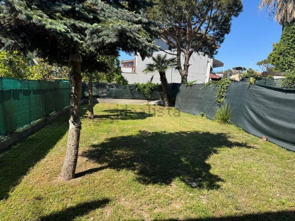 appartamento in vendita a Fiumicino in zona Fregene