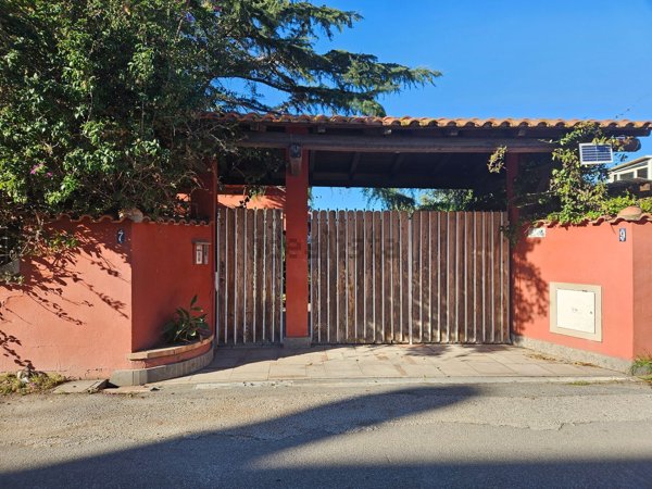 casa indipendente in vendita a Fiumicino