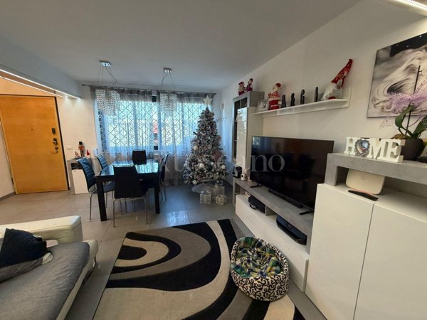 casa indipendente in vendita a Fiumicino in zona Isola Sacra