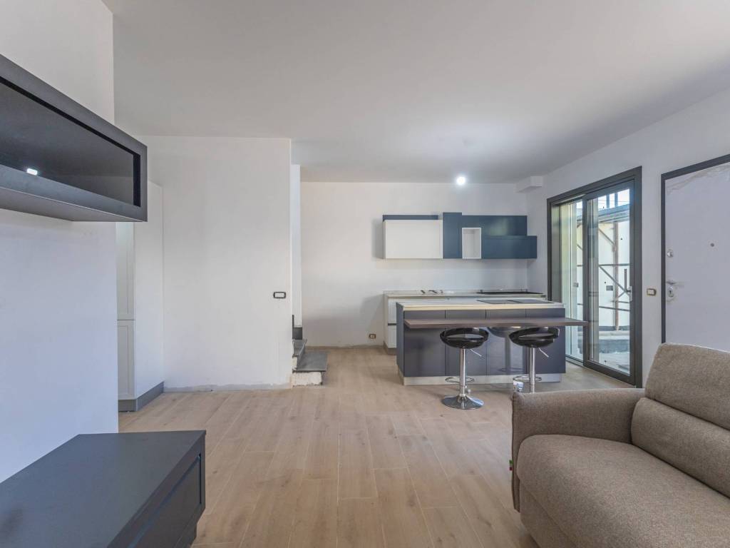 casa indipendente in vendita a Fiumicino in zona Isola Sacra