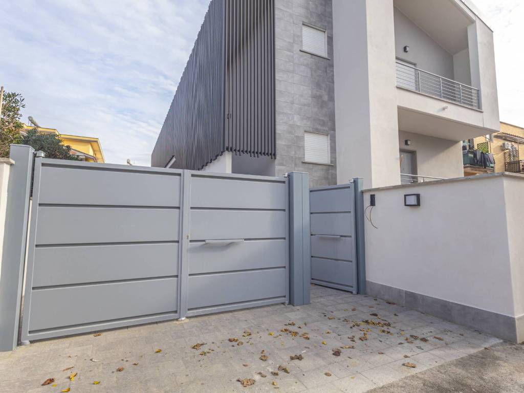 appartamento in vendita a Fiumicino in zona Isola Sacra