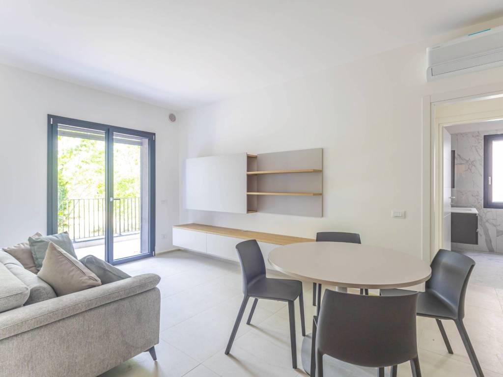 appartamento in vendita a Fiumicino in zona Isola Sacra