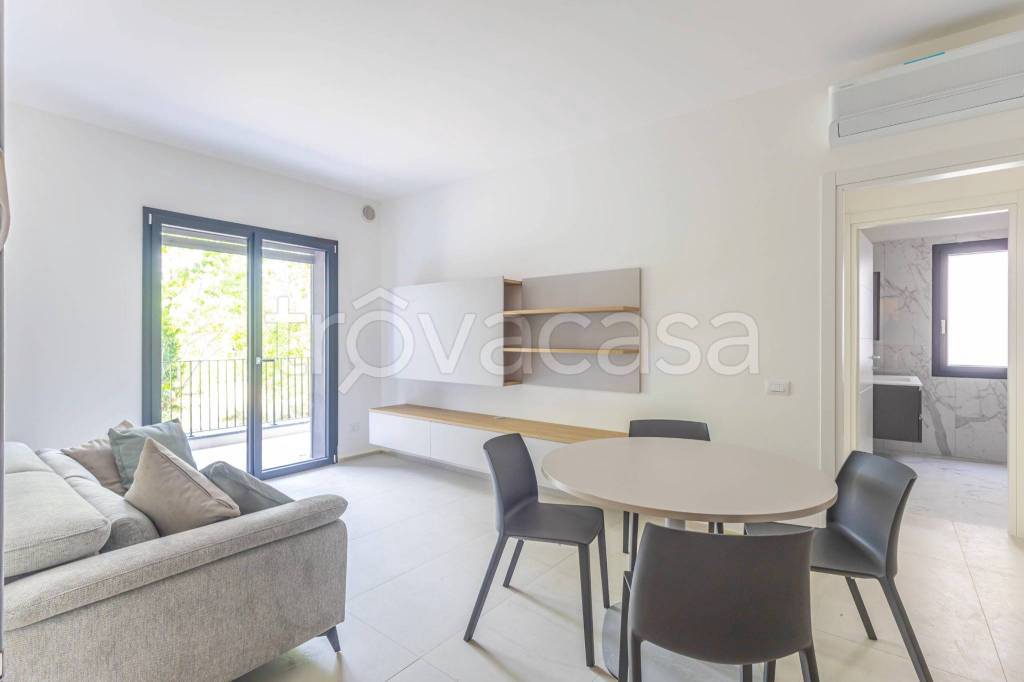 appartamento in vendita a Fiumicino in zona Isola Sacra