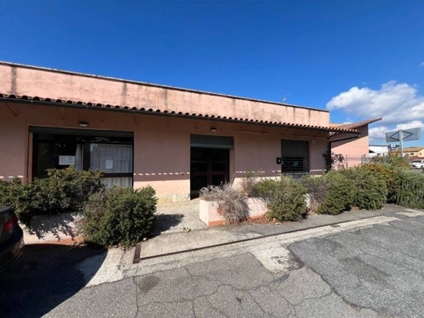 negozio in vendita a Fiumicino in zona Palidoro