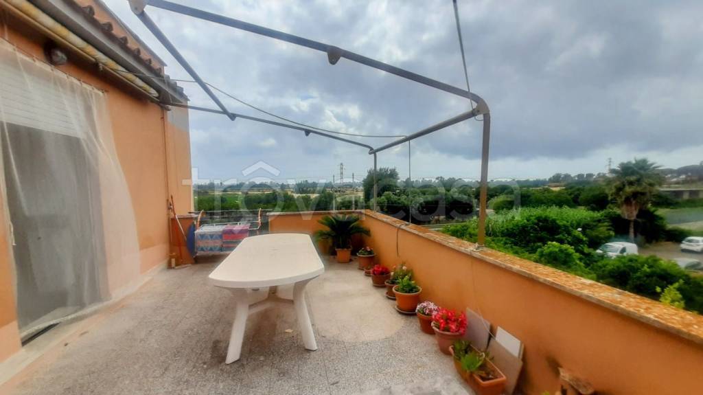 appartamento in vendita a Fiumicino in zona Palidoro