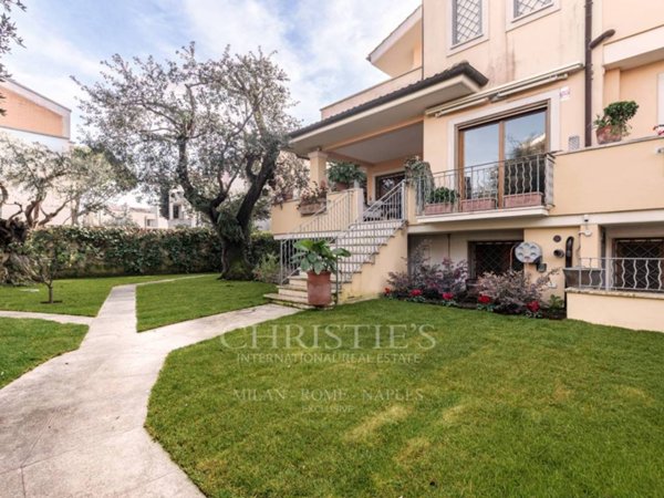 casa indipendente in vendita a Fiumicino in zona Fregene